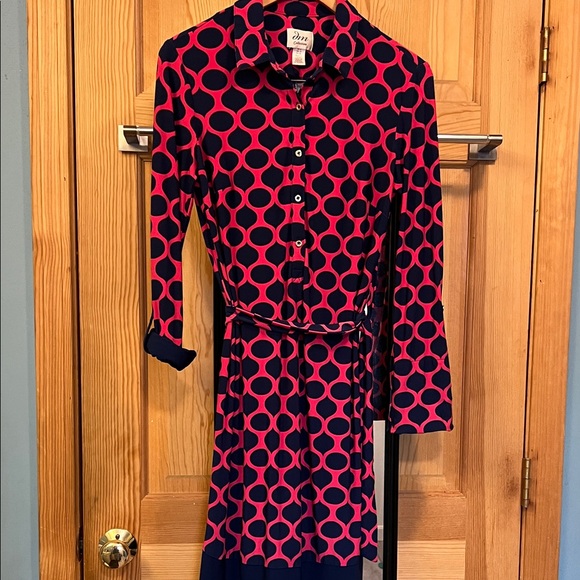 Diane Von Furstenberg Dresses & Skirts - Diane Von Furstenberg Pink and Navy Circle Dress